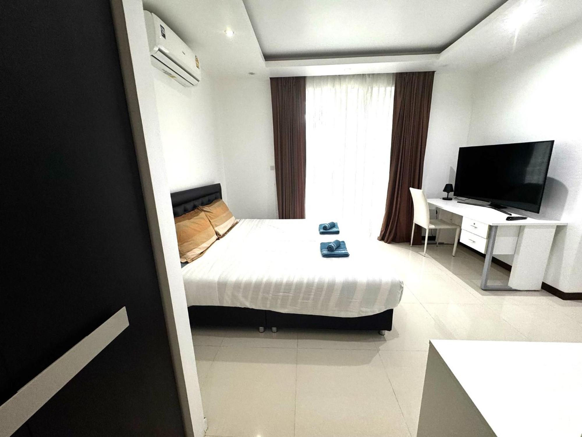 Villa Cheloni 2 Bedrooms Kamala Beach Exteriör bild