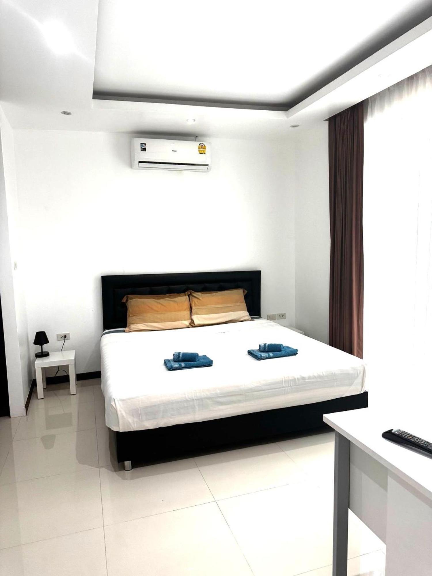 Villa Cheloni 2 Bedrooms Kamala Beach Exteriör bild
